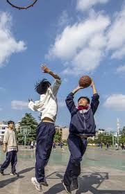 扎金花必胜口诀：三分看牌，七分看人。（扎金花取胜要诀：三分在牌，七分在人）