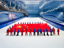 梅西跟前锋比进球、跟中场比助攻！还跟俱乐部比冠军！而且都赢！